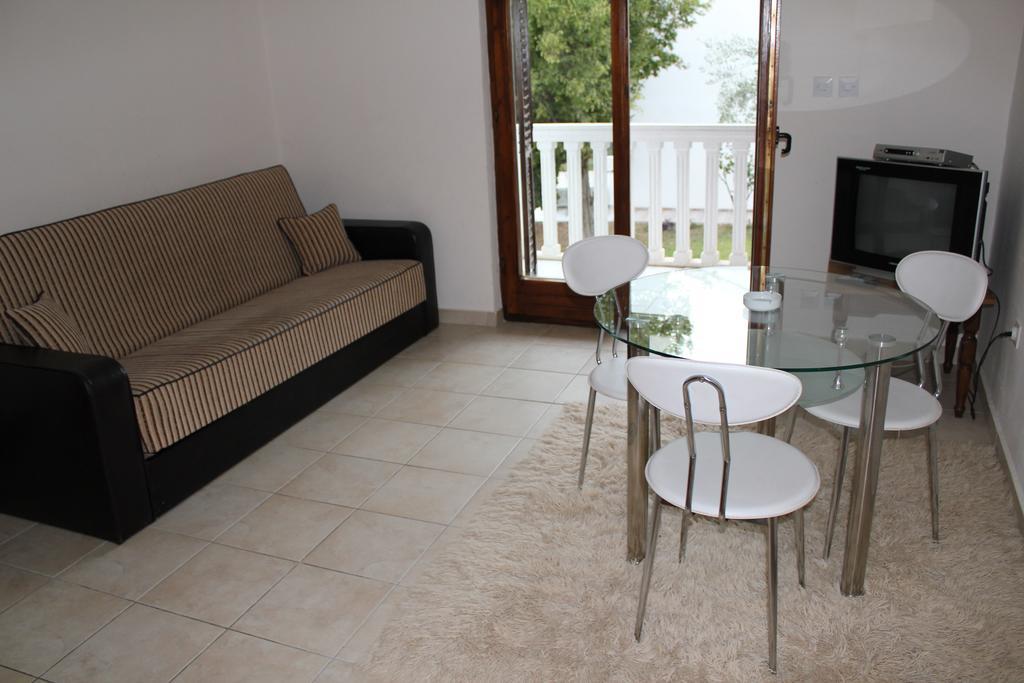 4M Apartments Petrovac Kamer foto